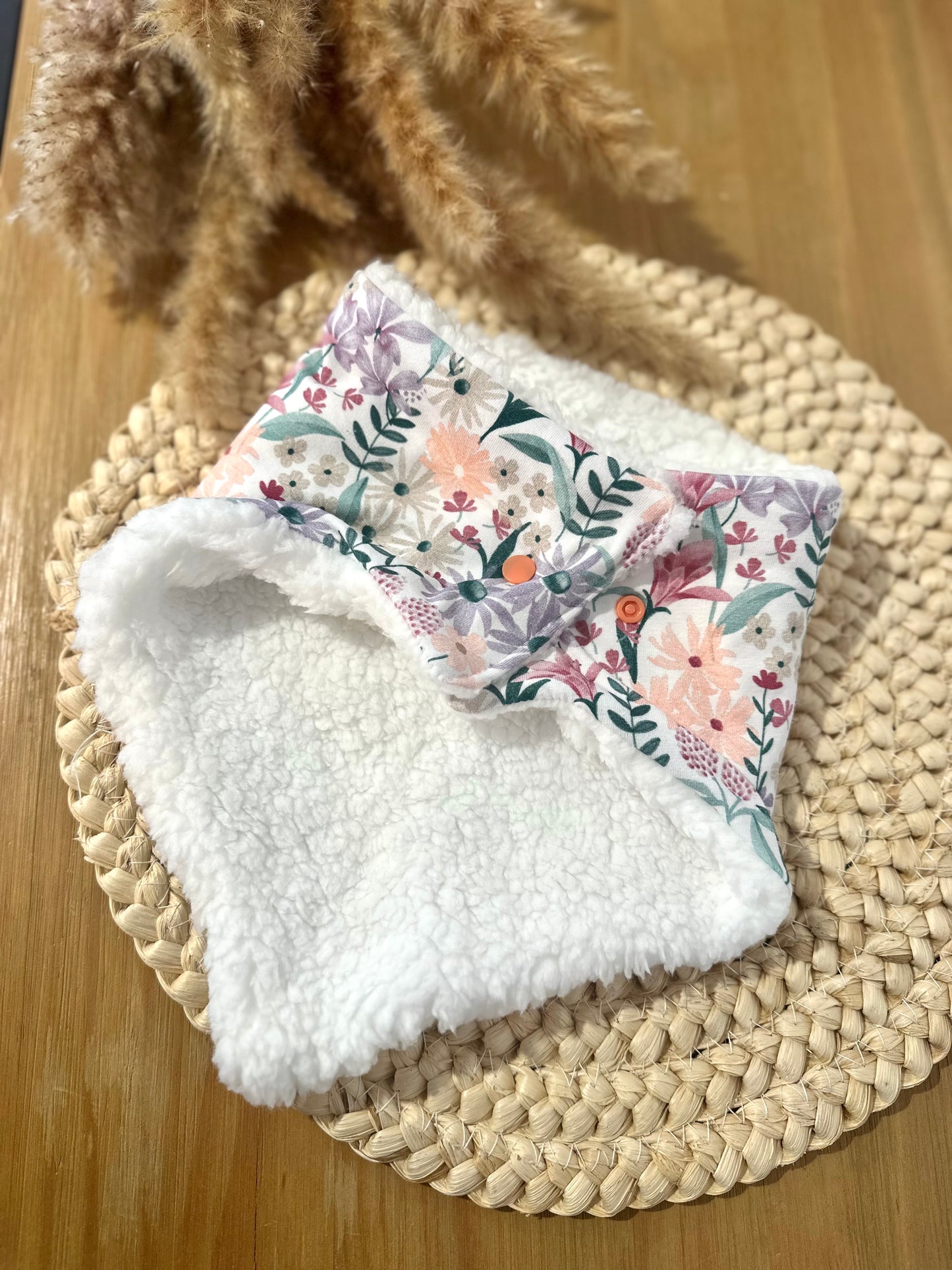 Bandana - Snood / cache cou enfant - Thème fleurs parmes (modèle unique)