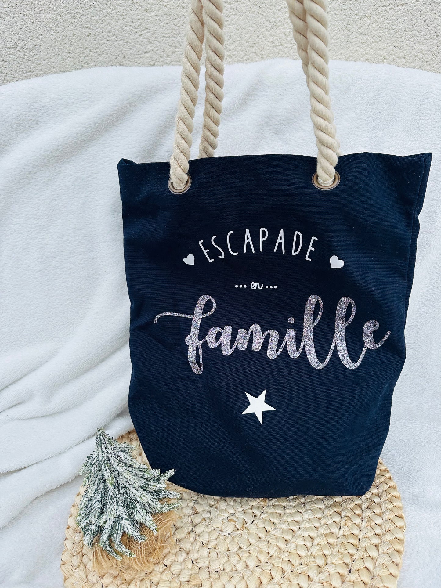Petit Sac de plage bleu marine "Escapade en famille" (en stock)