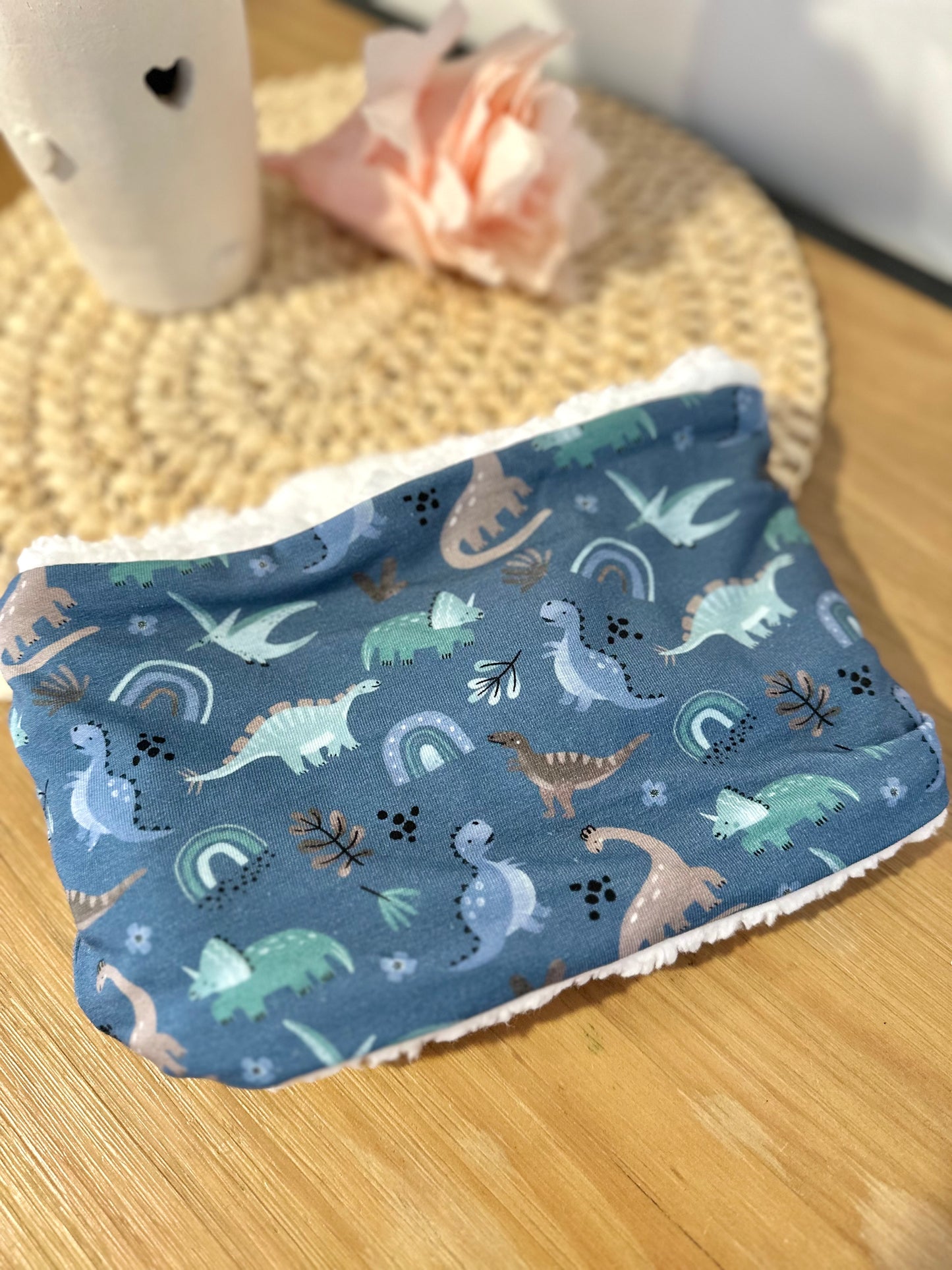 Bandana - Snood / cache cou enfant - Thème dinosaure (fond bleu)
