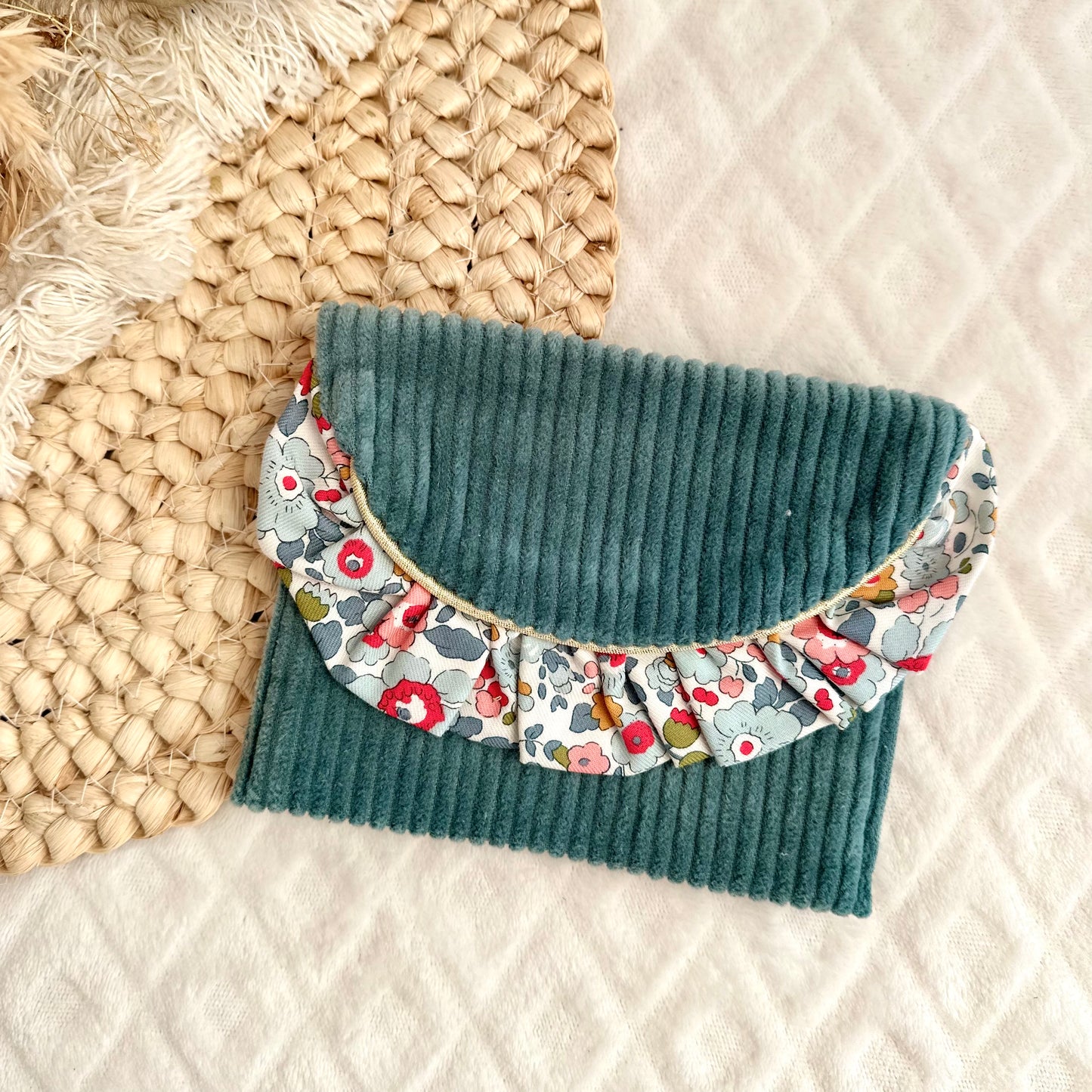 Pochette à froufrou - sur commande