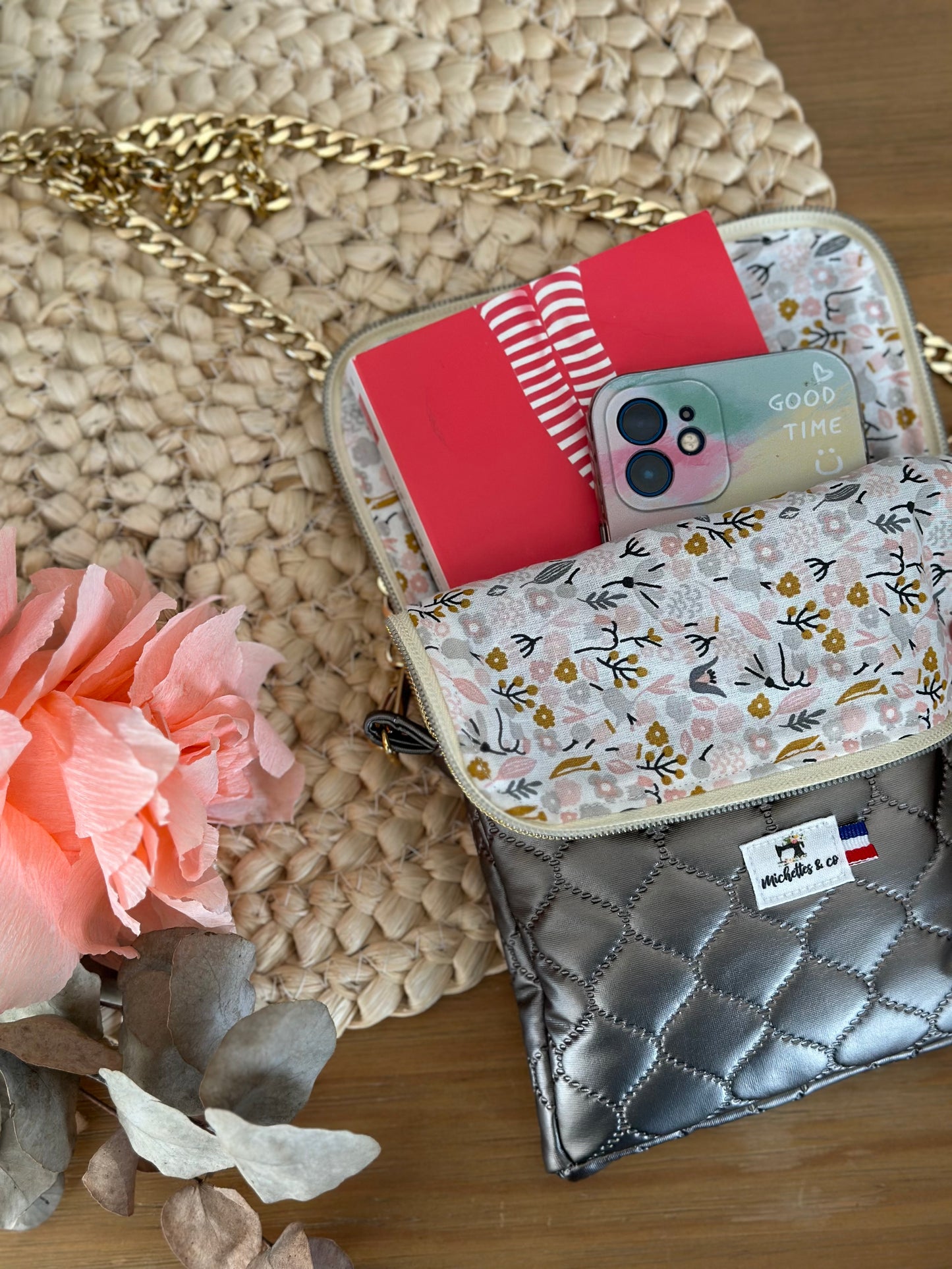 Pochette à livres / téléphone avec fermeture éclair. (Sur commande)