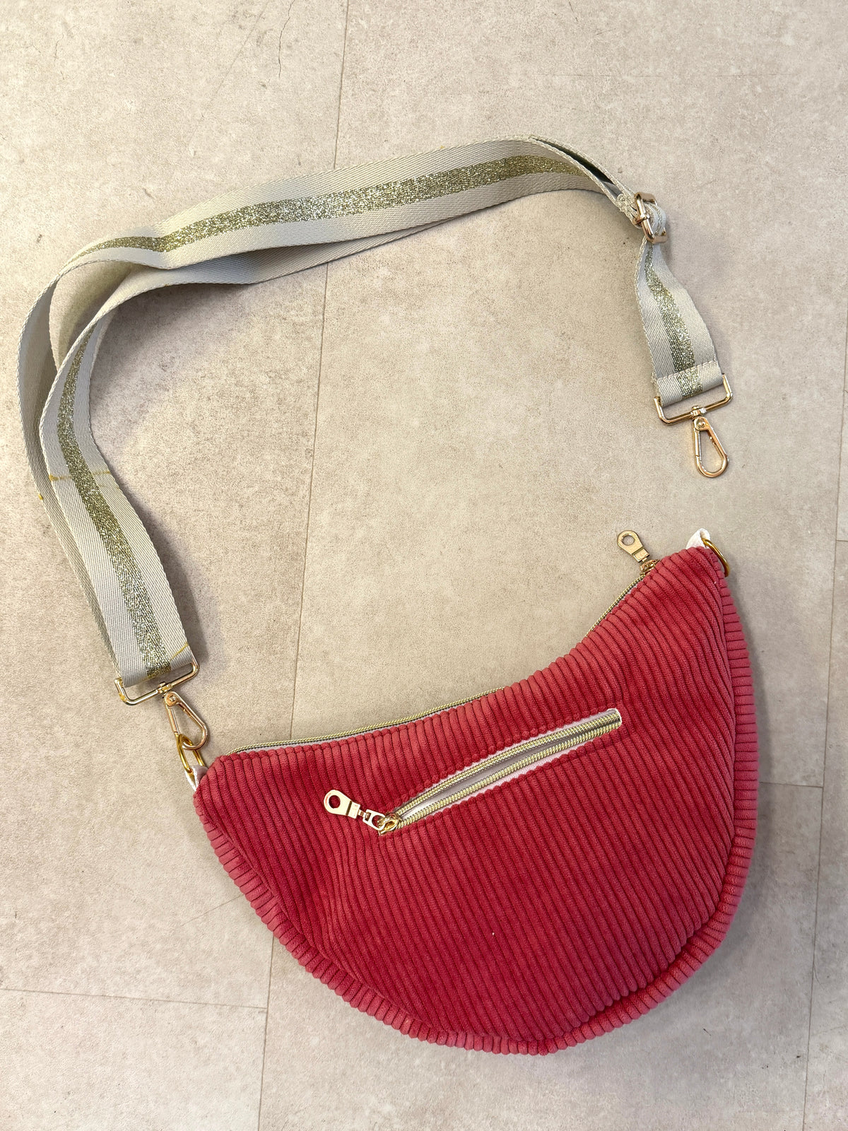 Sac demi-lune velours par Michettes and co