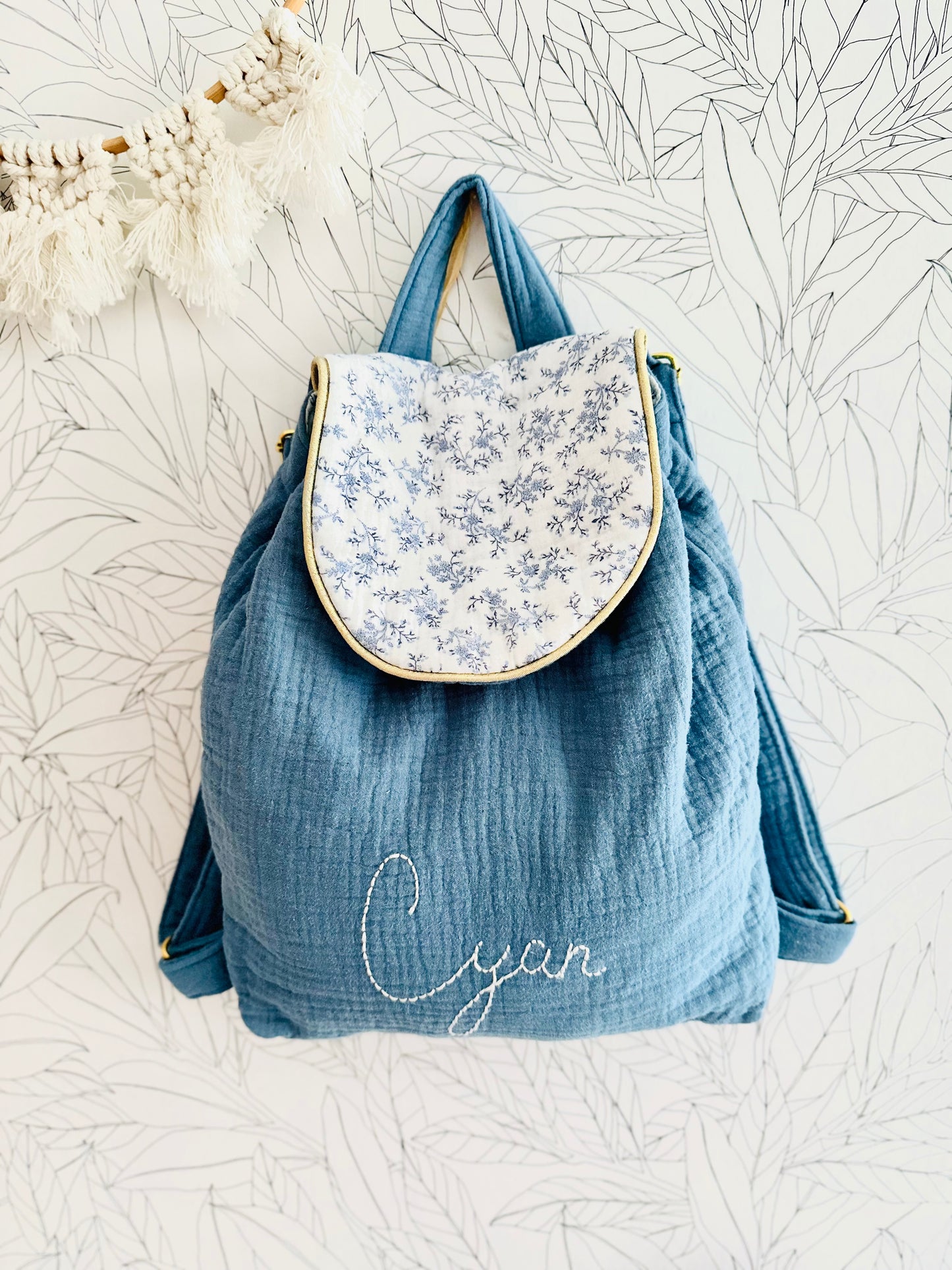 Sac à dos gaze de coton et broderie main - sac maternelle, nounou, crèche