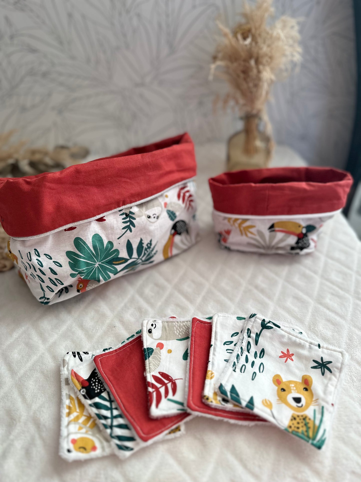 (en stock) 1 Panier avec 7 lingettes + 1 panier à produits