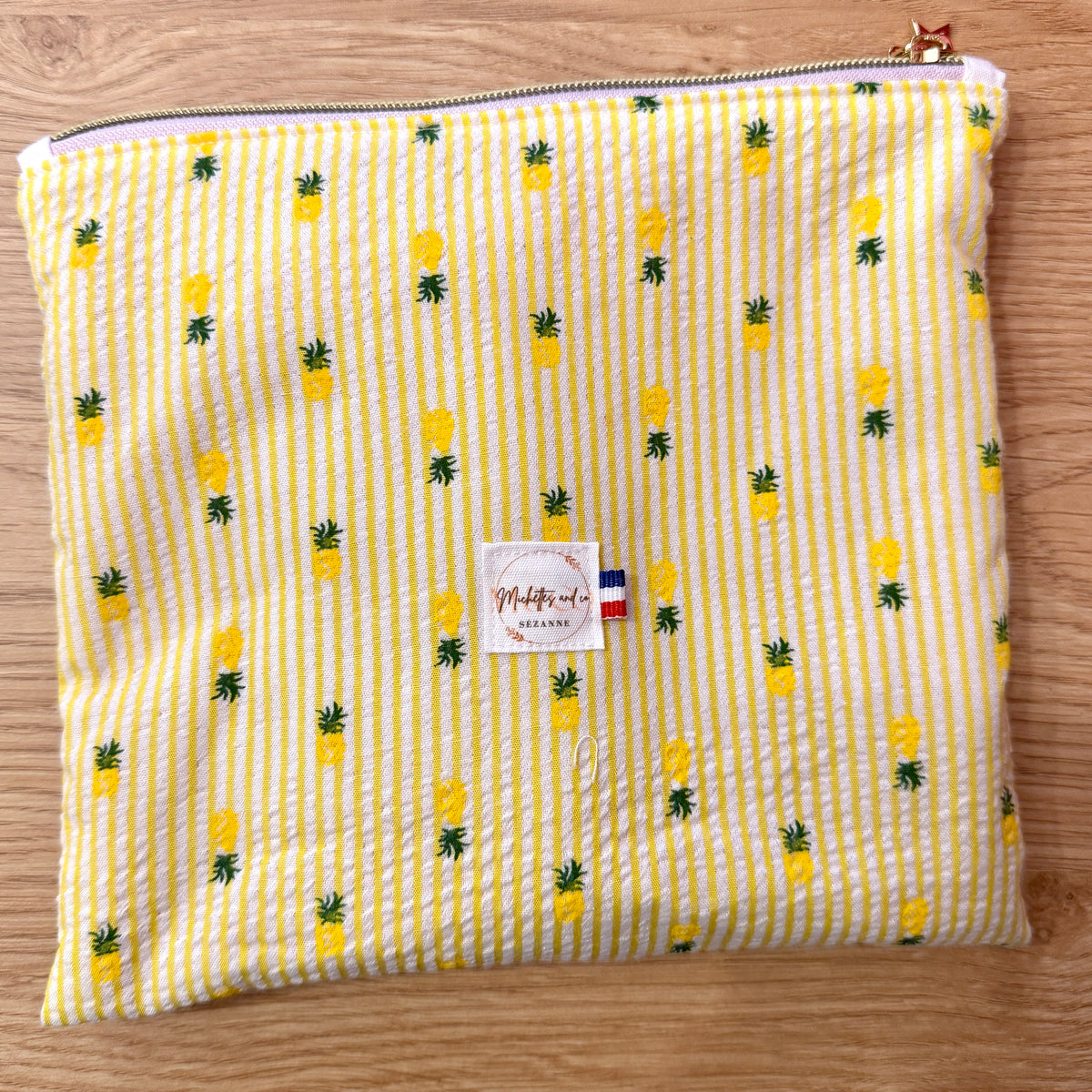 Pochettes matelassées à motifs fruités par Michettes and co