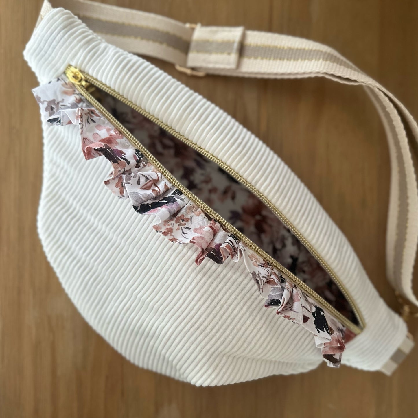 Banane à volant en velours côtelé - (à personnaliser sur commande)