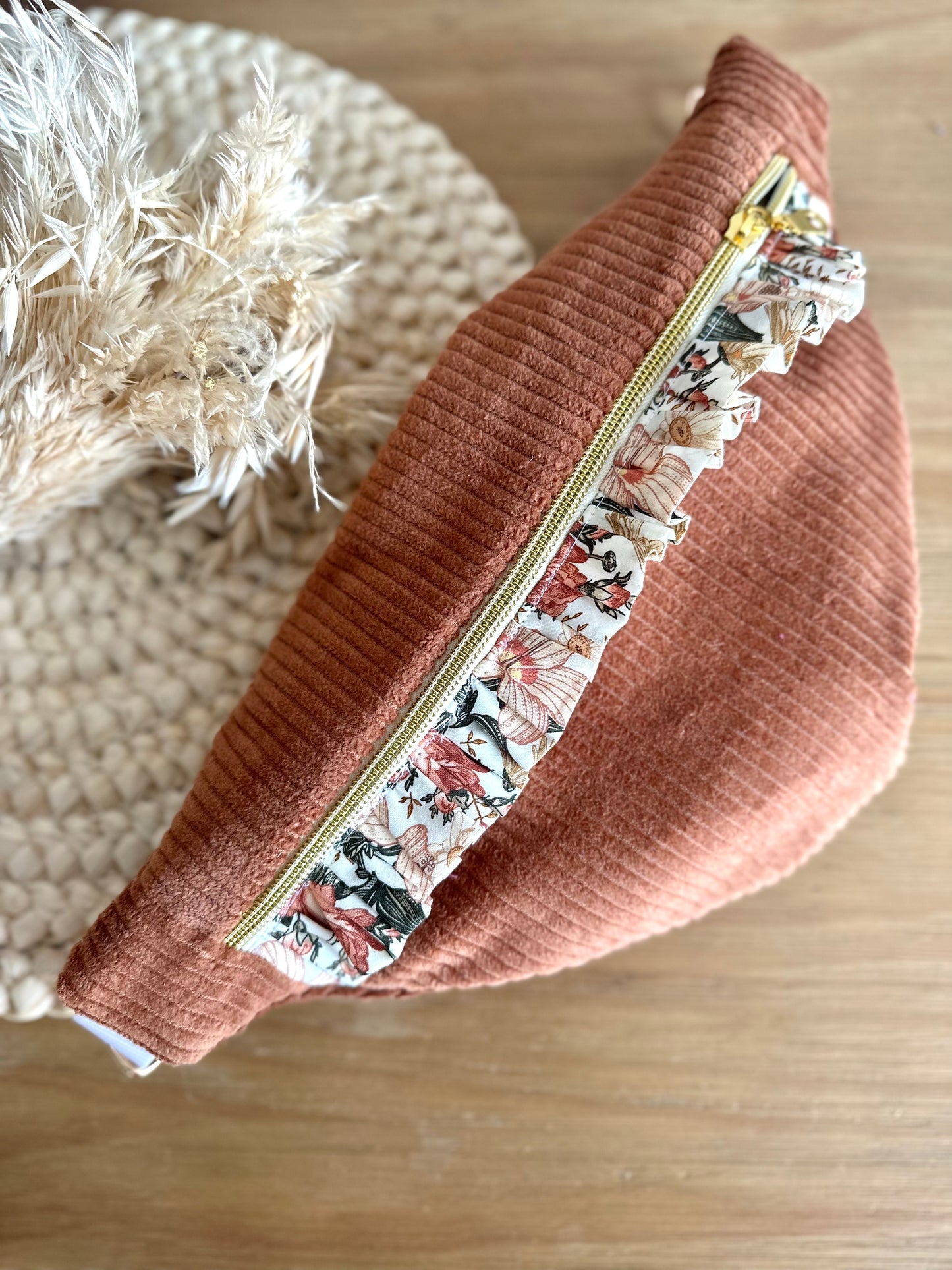 Banane à volant en velours côtelé - (à personnaliser sur commande)