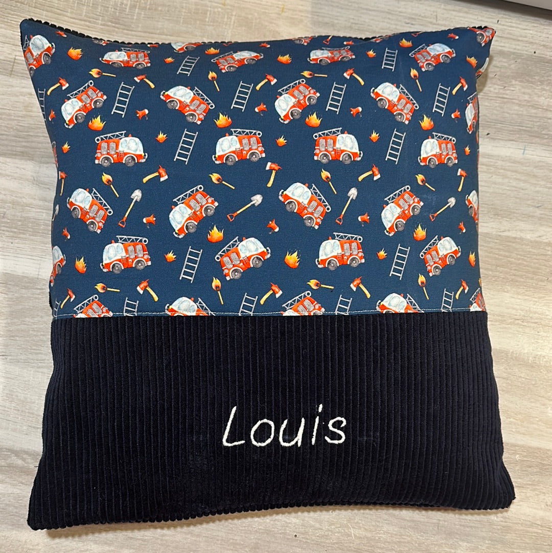 Coussin en velours côtelé et brodé - sur commande
