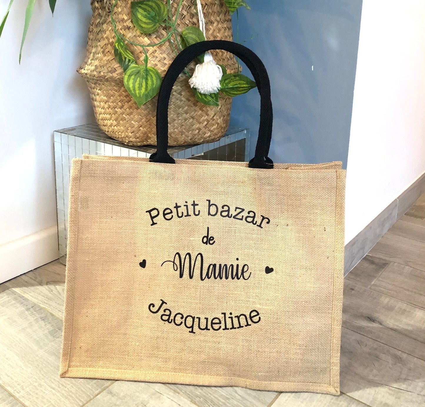Cabas "petit bazar de Mamie ..." Maman, Marraine, Tata, Maitresse, Nounou, Atsem... Cadeau personnalisé
