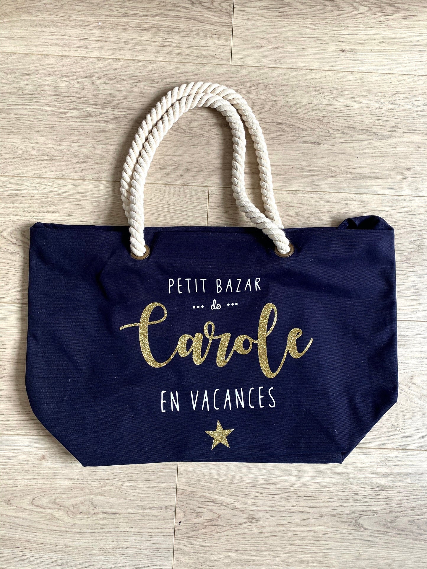 Sac de plage "Petit Bazar de maîtresse ...." ... Maman, Mamie, Nounou, tata .... Idée Cadeau
