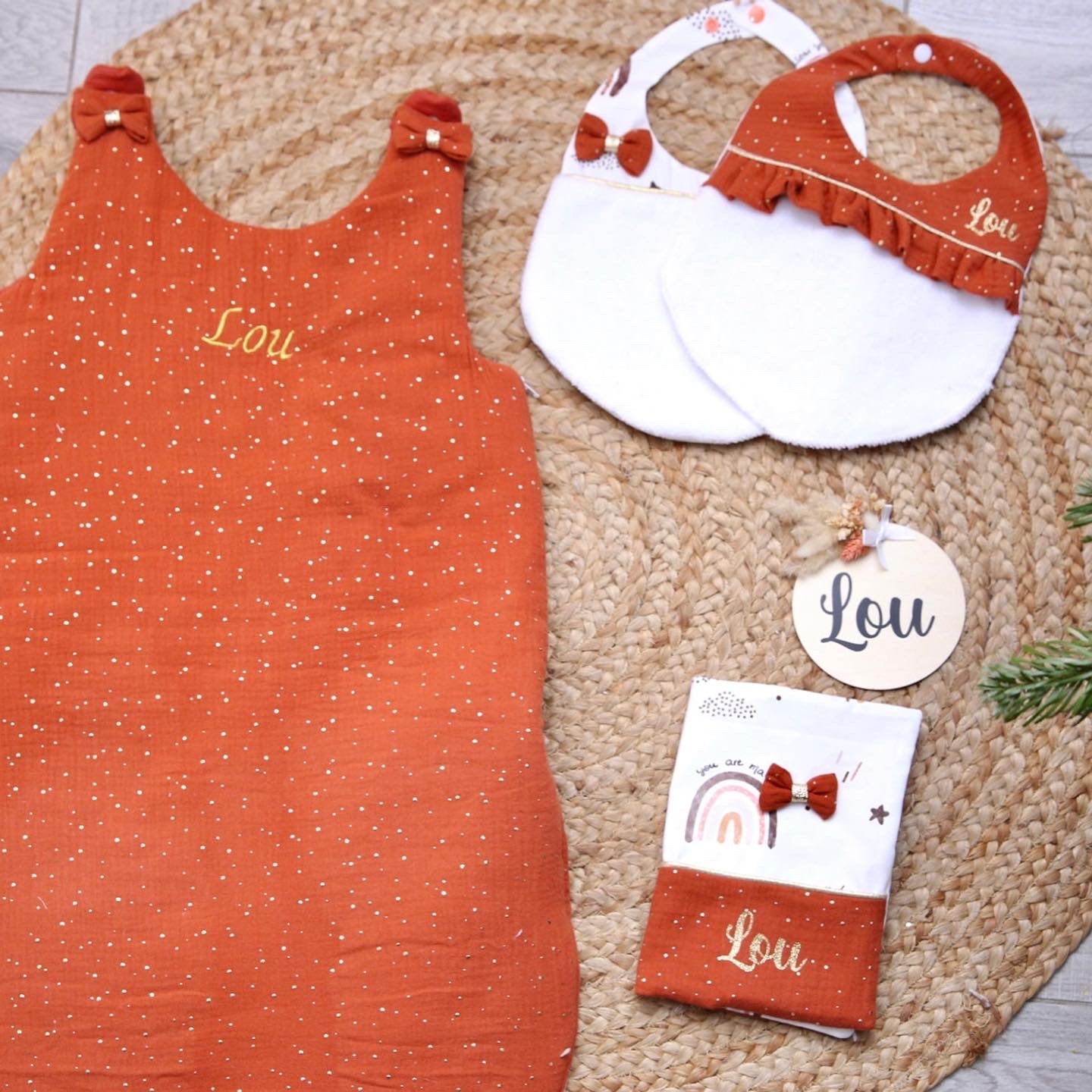 Gigoteuse bebe tissu gaze de coton uni + noeuds personnalisée