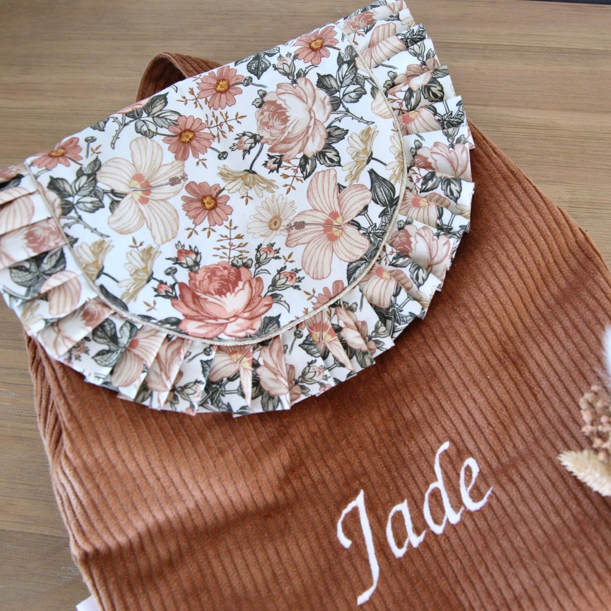 Sac Jade - Sac à dos maternelle à froufrous velours - brodé