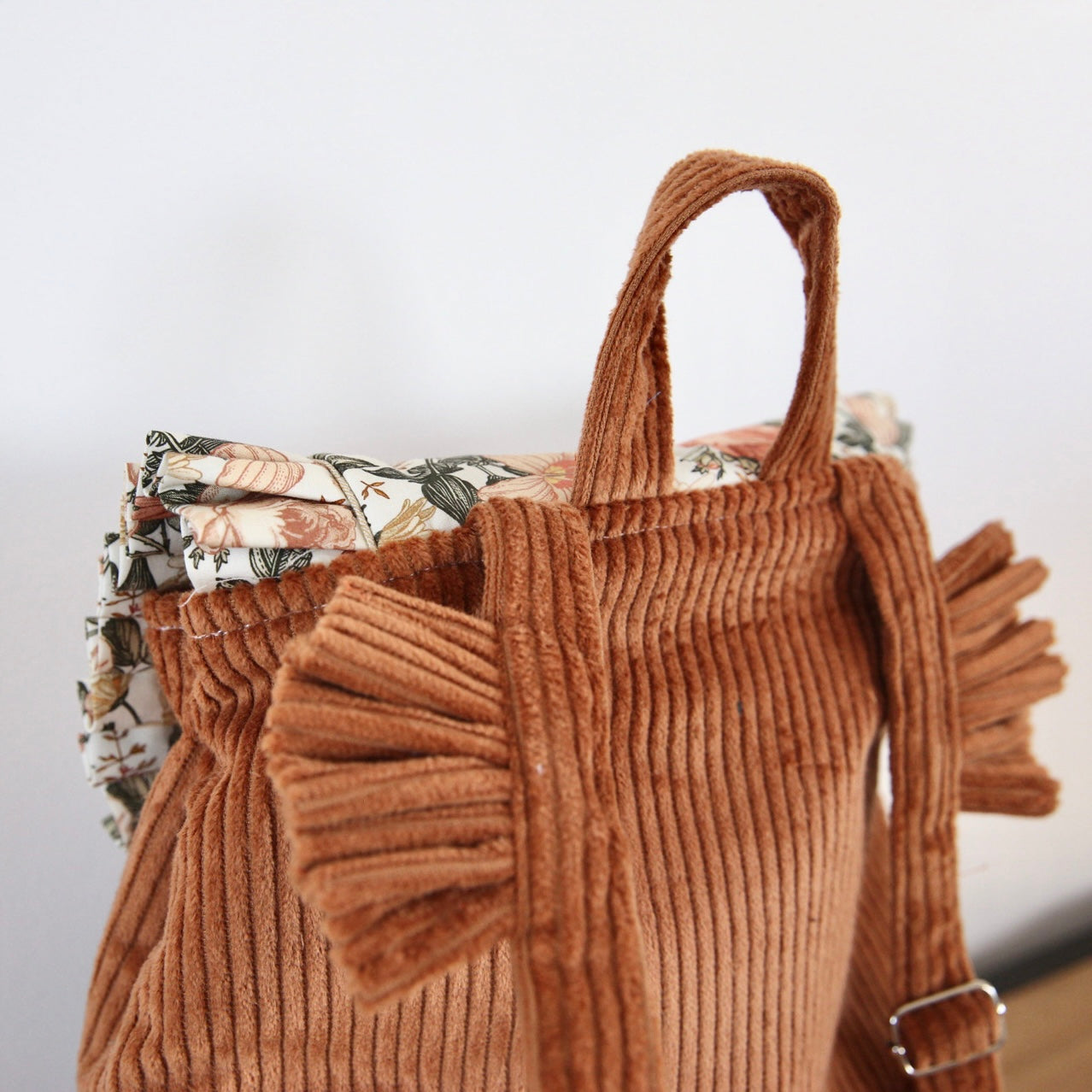 Sac Jade - Sac à dos maternelle à froufrous velours - brodé