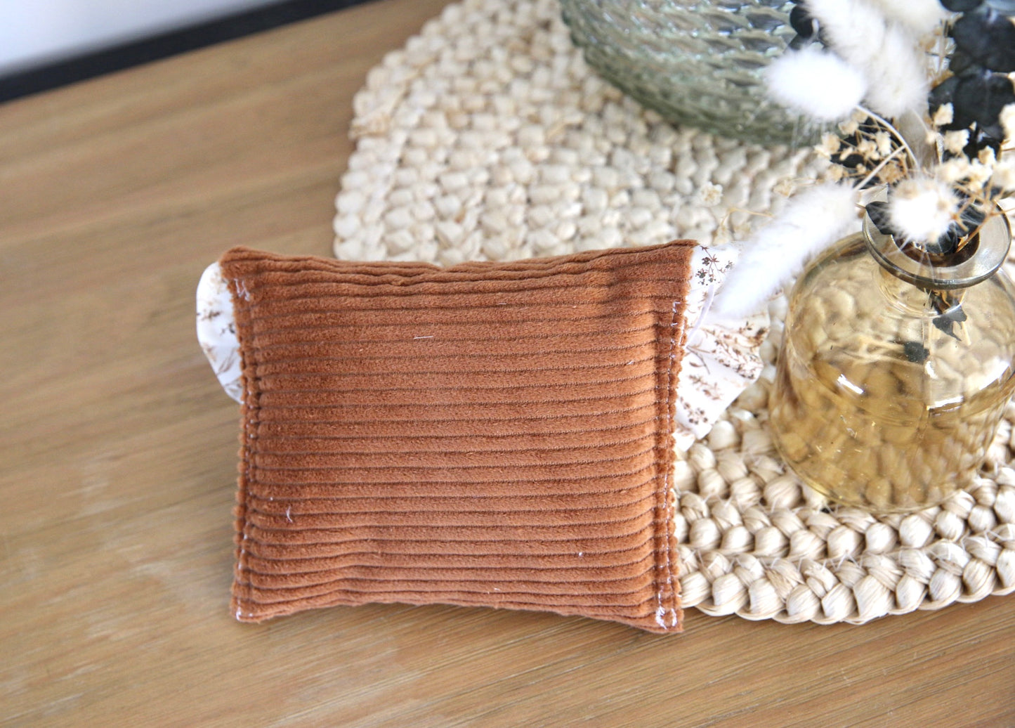 Pochette à froufrou velours côtelé - sur commande