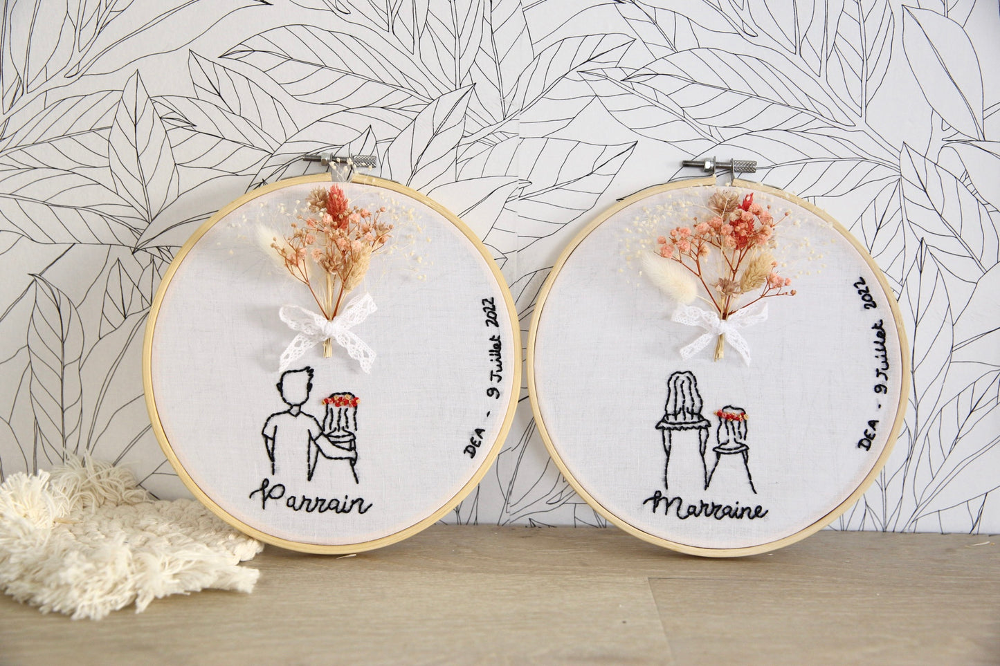 Tambour brodé Marraine / Parrain - fleurs séchées (délai 2 semaines)