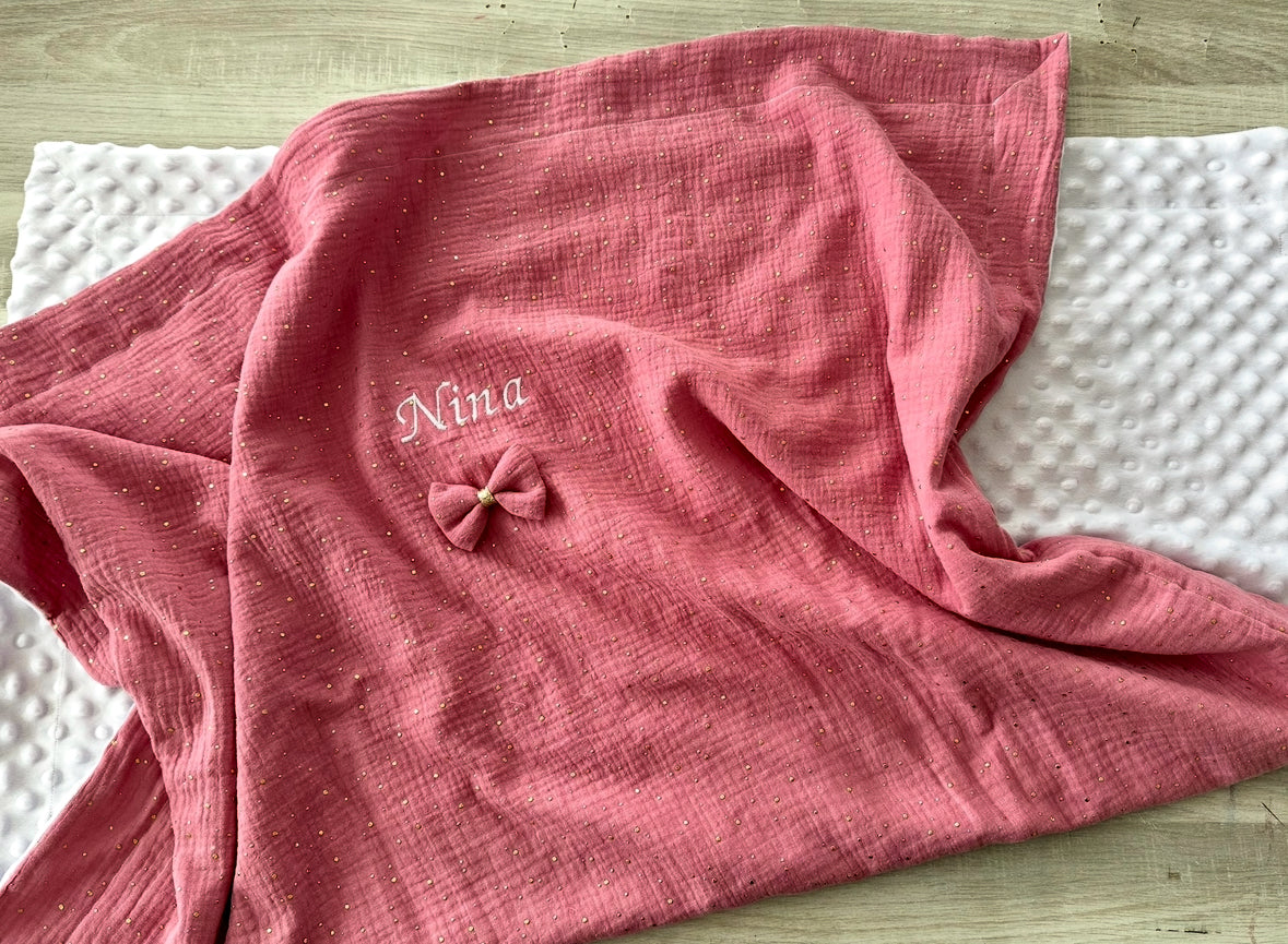 Couverture gaze de coton et en polaire minky avec prénom brodé (sur commande)