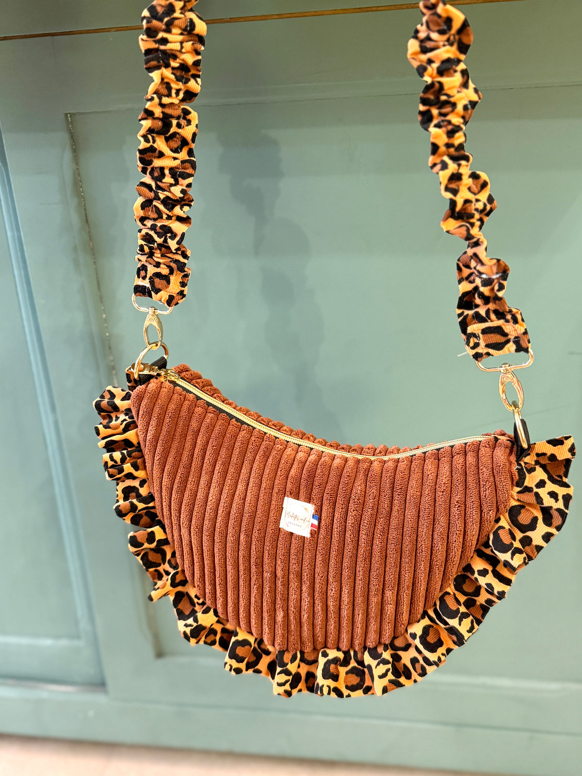 Sac demi-lune à froufrou velours  par Michettes and co (Copie)