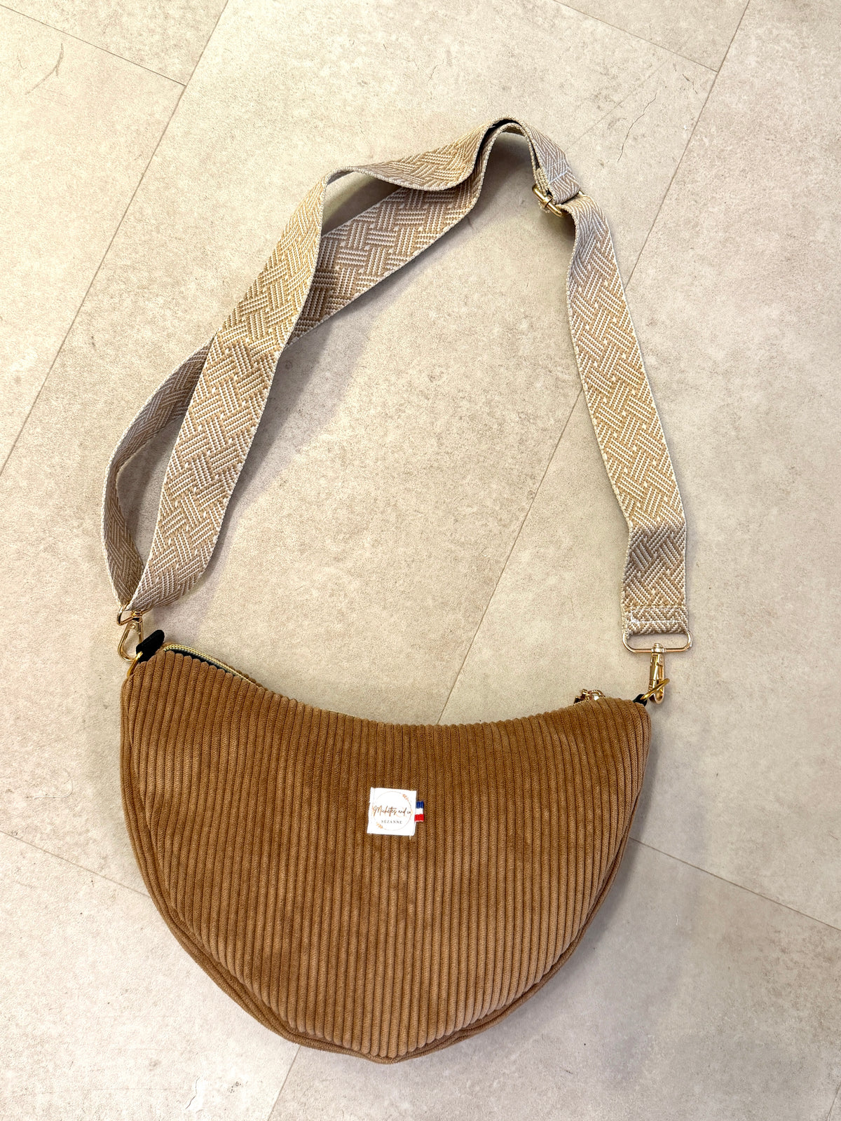 Sac demi-lune velours par Michettes and co