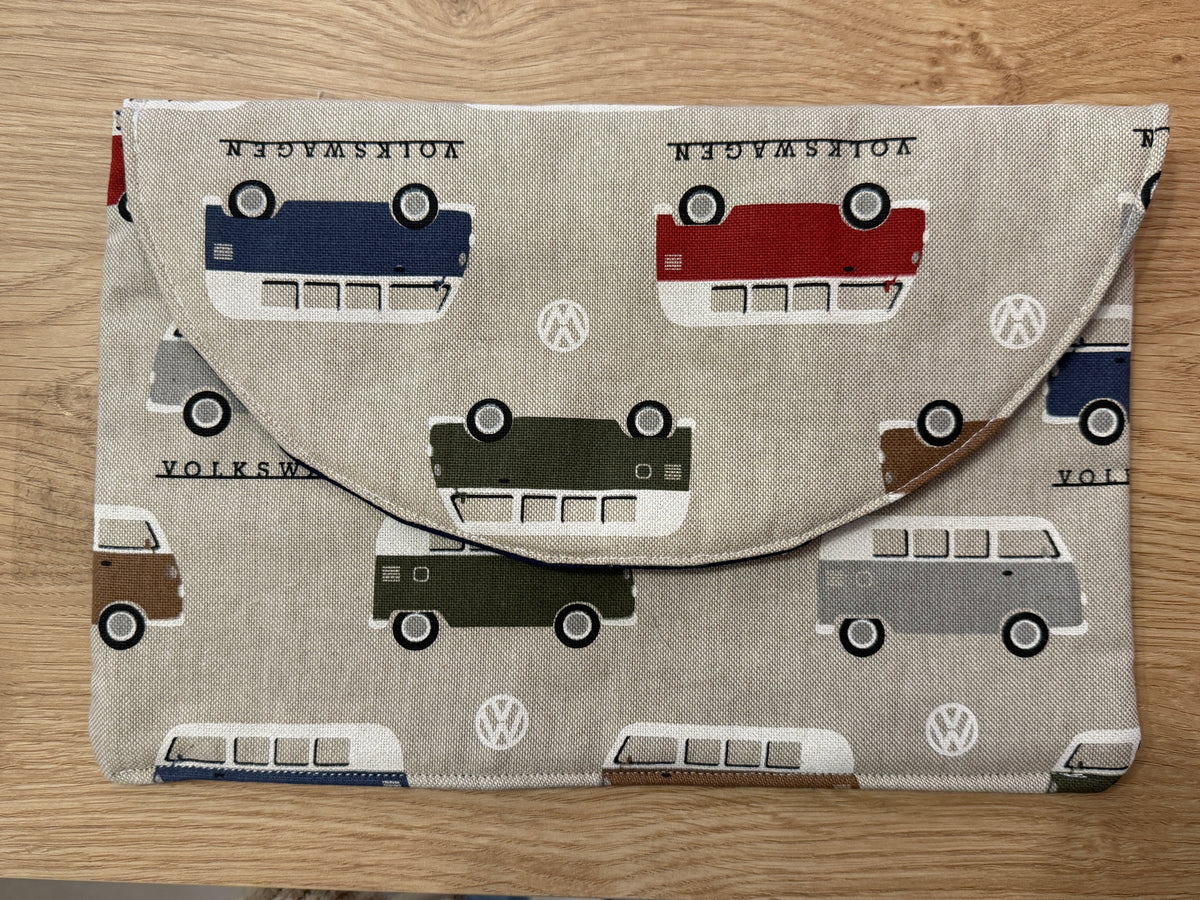 Pochette à ardoise avec rangement pour stylos et lingettes (modele Garçon)