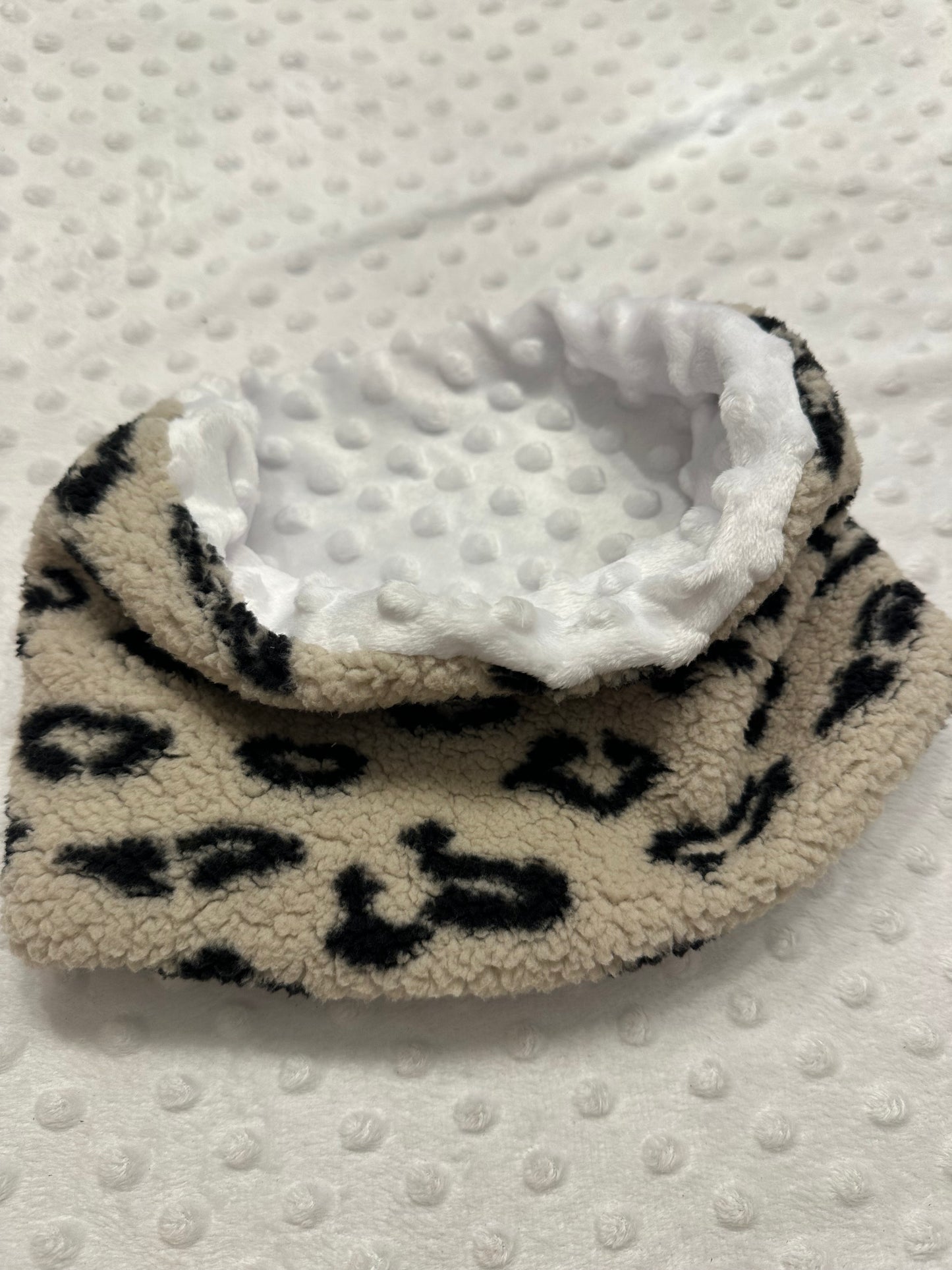 12  Snoods / caches cou enfant