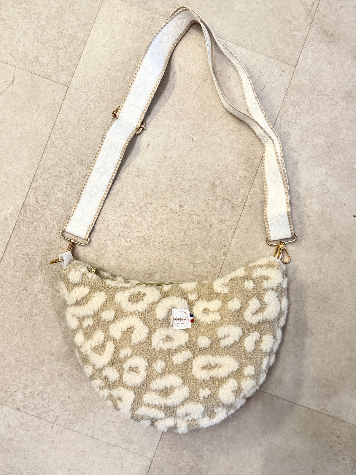 Sac demi-lune velours par Michettes and co