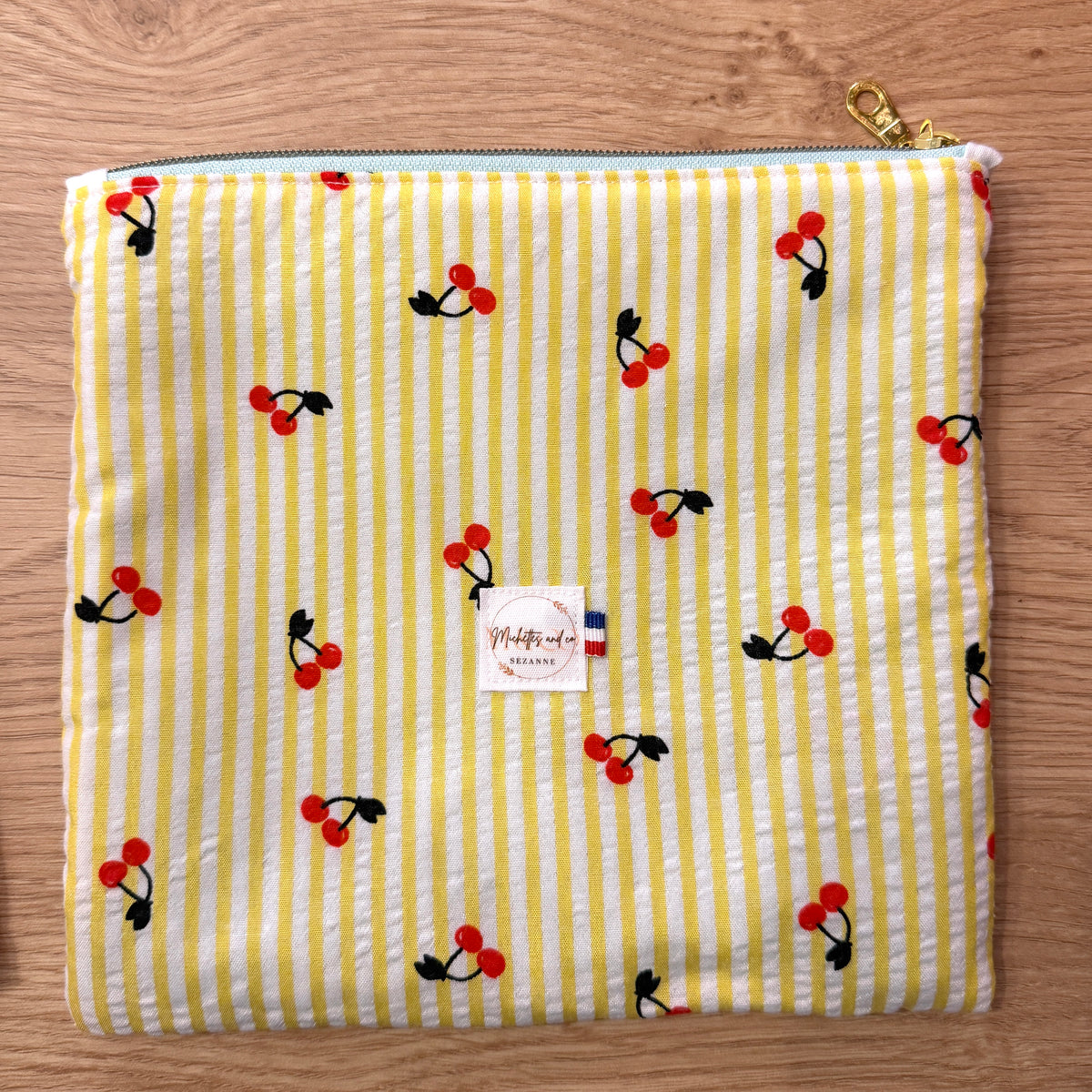 Pochettes matelassées à motifs fruités  par Michettes and co