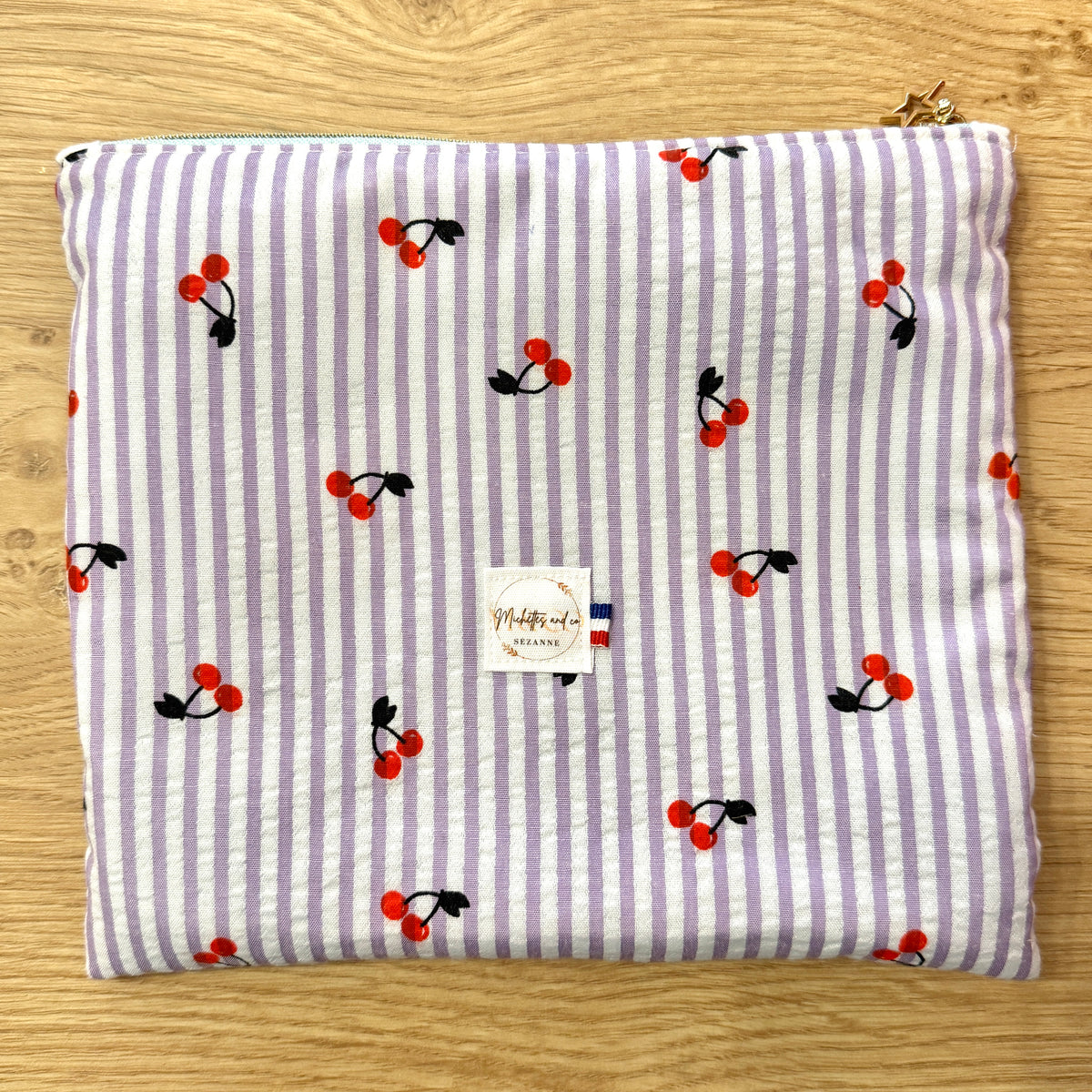 Pochettes matelassées à motifs fruités  par Michettes and co