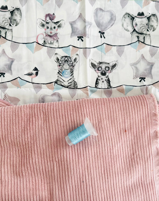 Commande personnalisée : Trousses personnalisées avec broderie