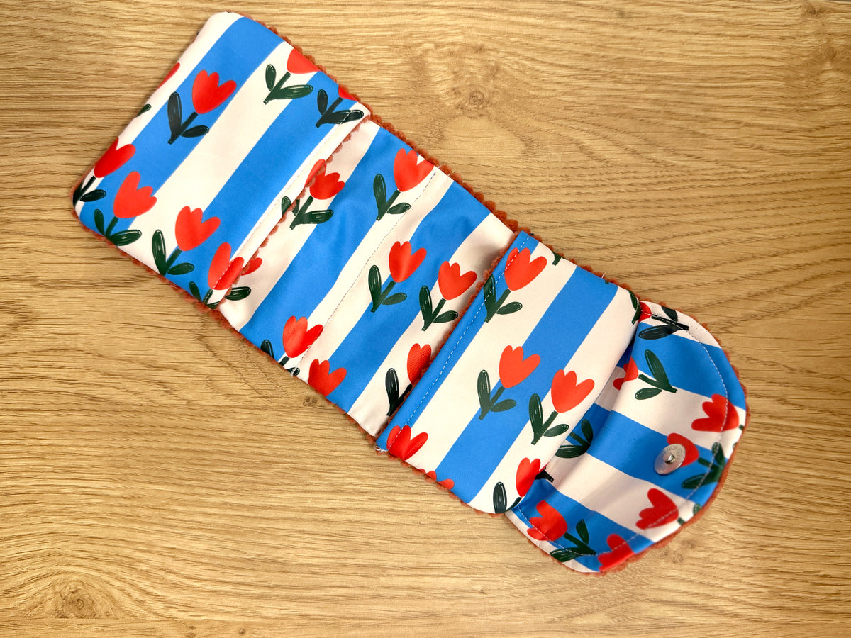 Petite pochette à serviettes hygiéniques faite main