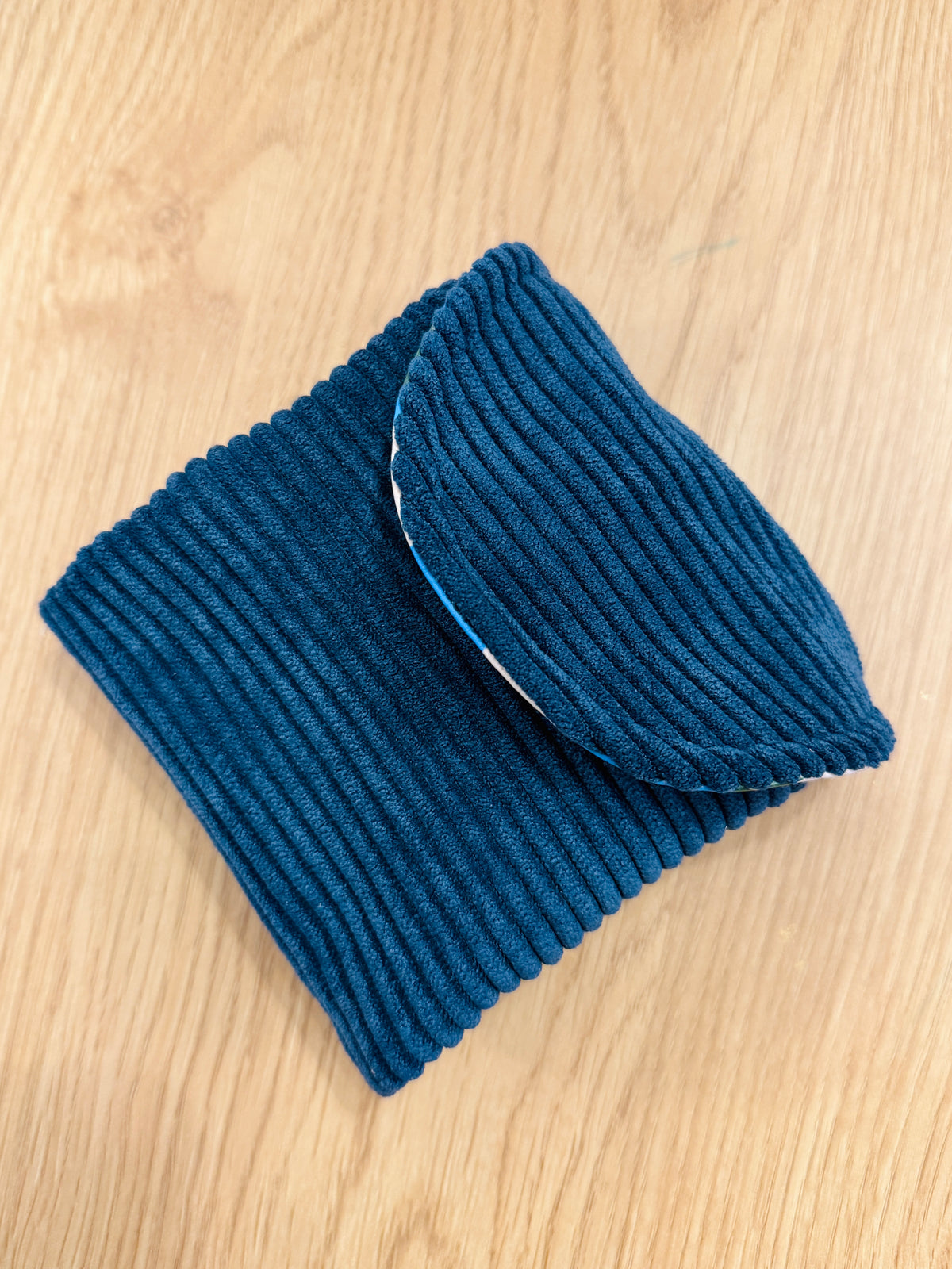 Petite pochette à serviettes hygiéniques faite main